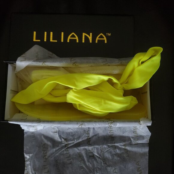 Liliana womens Flat Sandals Neon Yellow Color flat strappy Size 9 New with box - Picture 5 of 13